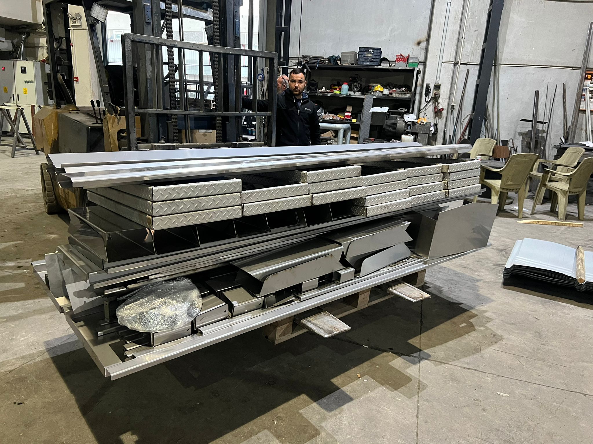 316 quality stainless steel, laser cutting and press brake process